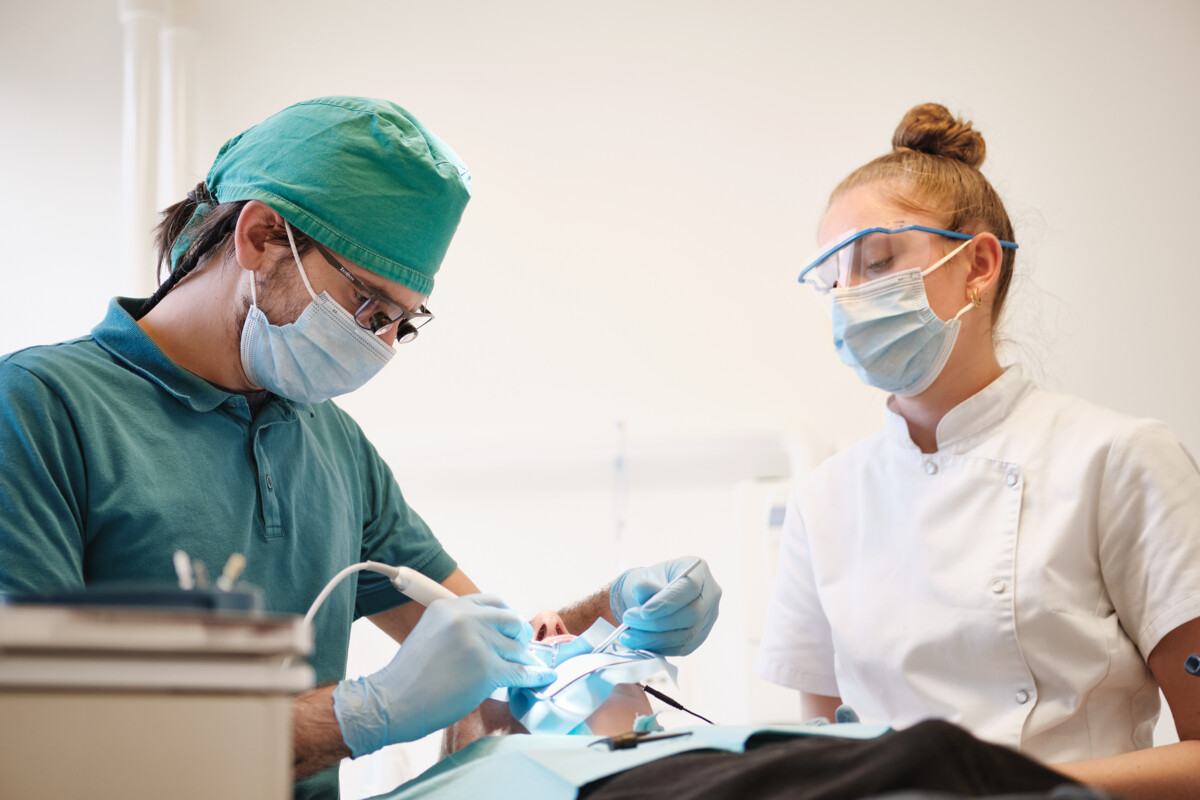 Tandarts controle Tandartspraktijk Clinics